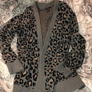 Gap leopard sweater